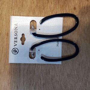 Versona Oval Hoop Earrings NWOT